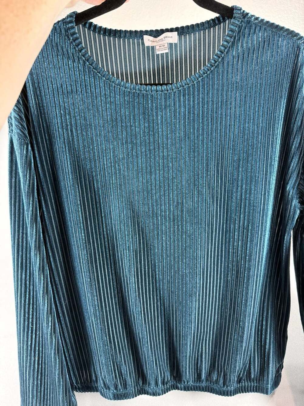 Carolina Belle Montreal Teal Pleated Velour Long Sleeve Top Women's Medium - Picture 10 of 13